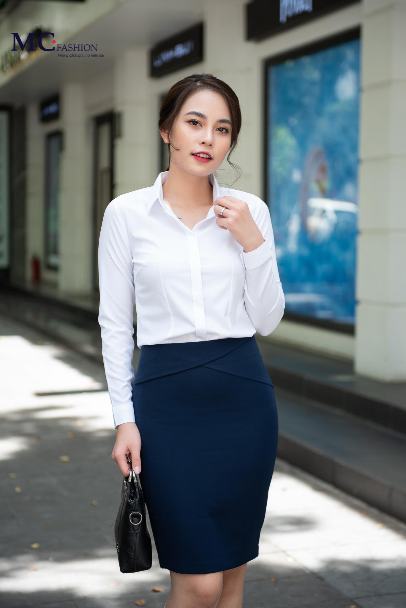 Áo sơ mi trắng tay dài