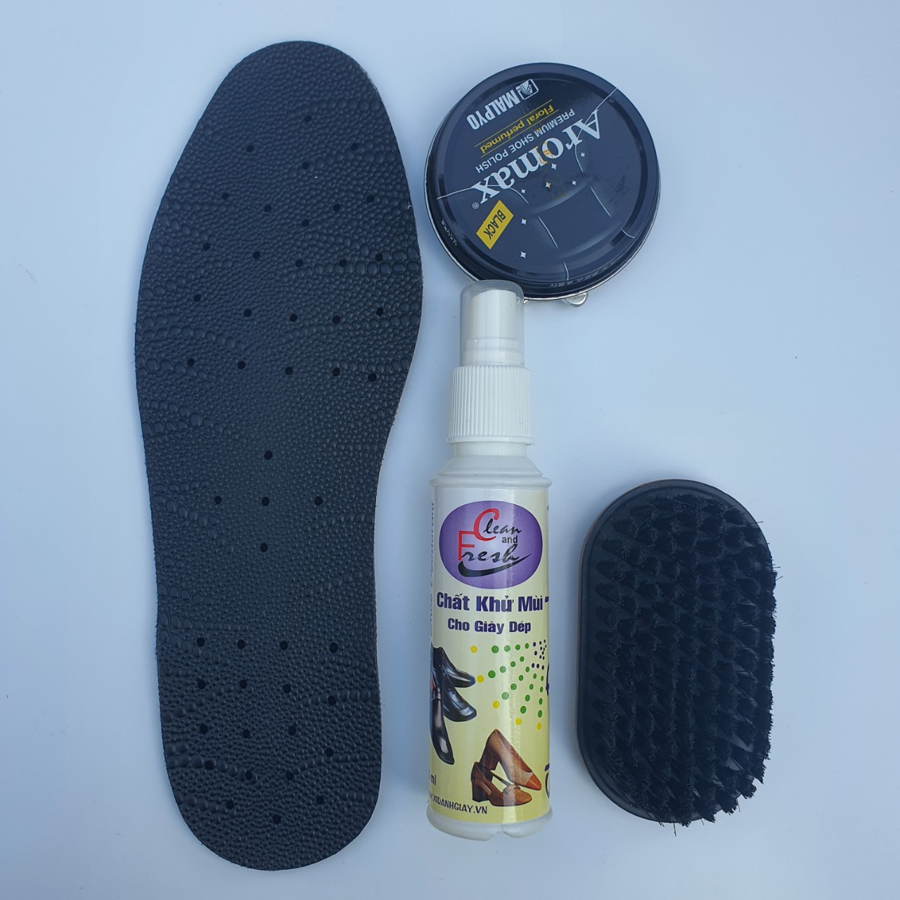 Combo 4 Món Xi Đánh Giày AROMAX  nhập khẩu Hàn Quốc Cao Cấp, Bàn Chải Đánh Giày, Lót Da Giày Cao Cấp Và Lọ Xịt Khử Mùi Hôi Chân Hiệu Quả