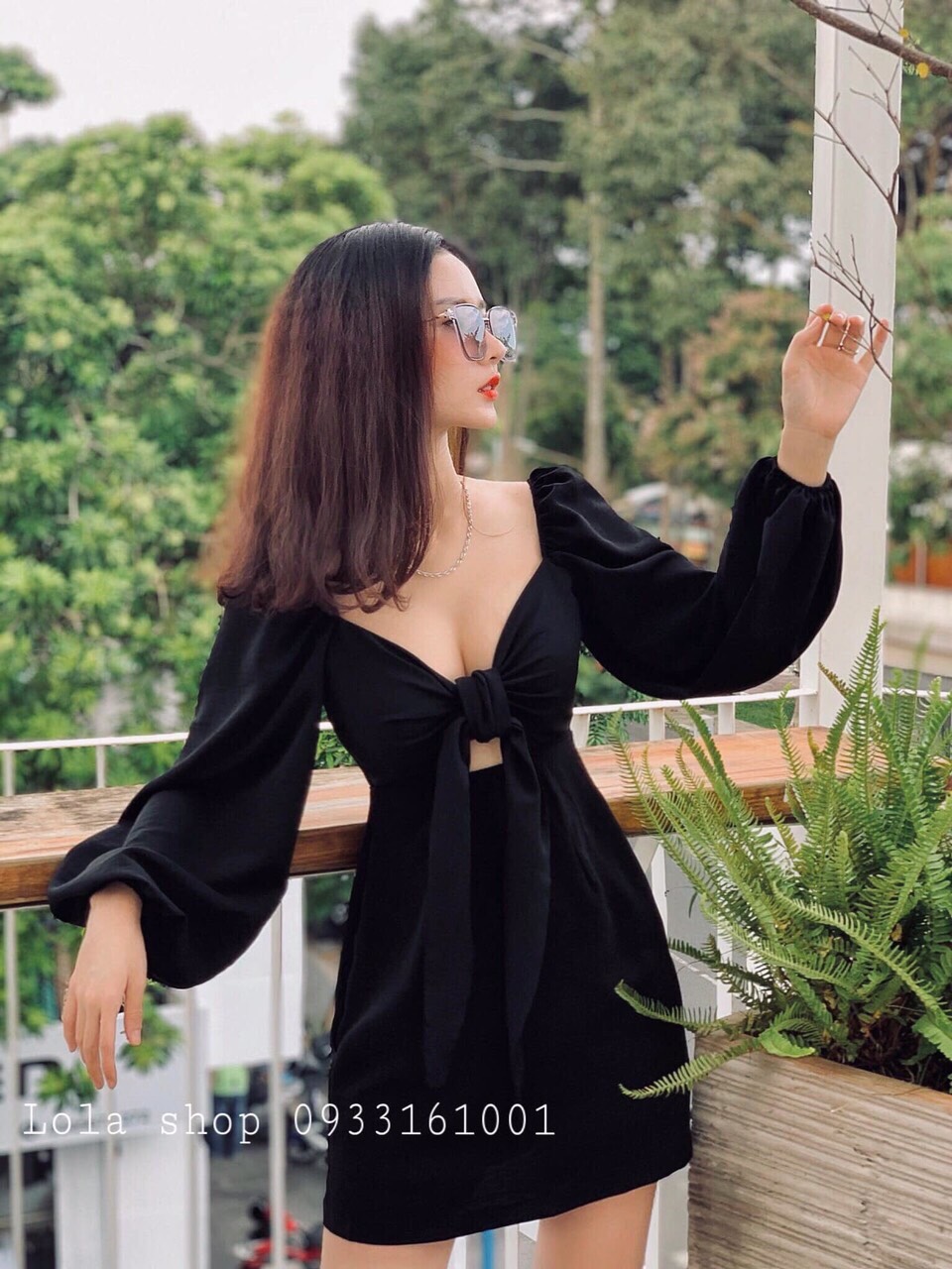 Đầm xuông tay phồng cột nơ ngực