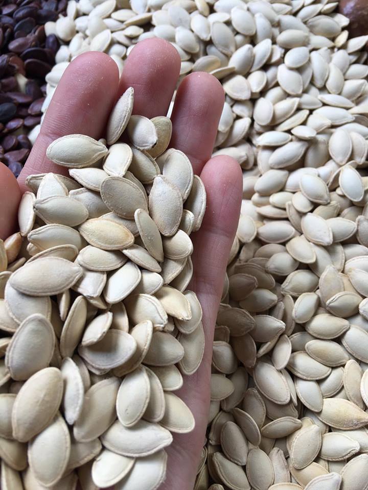 500g Hạt bí rang bếp củi to giòn hạt mẩy