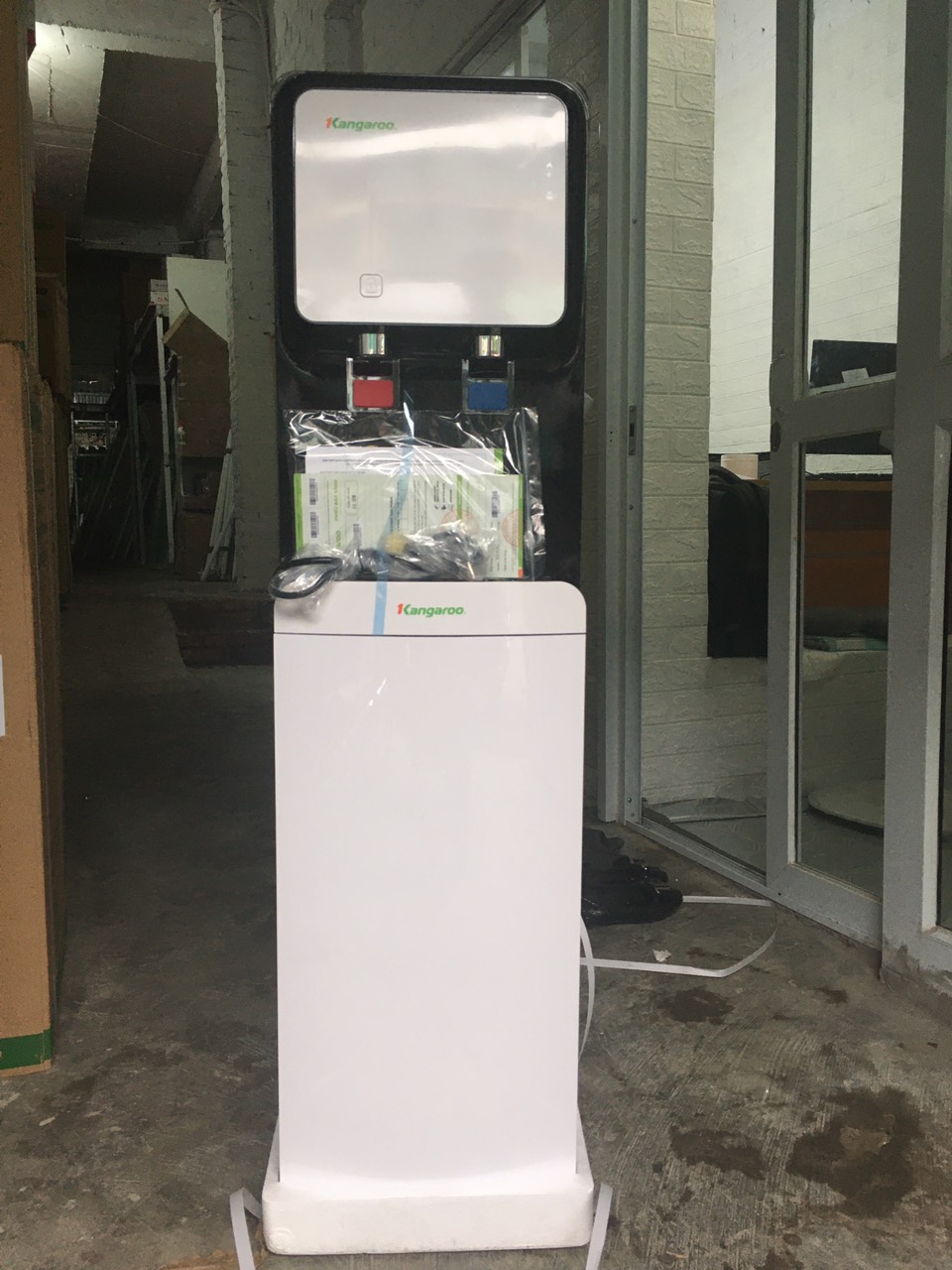 Cây nước nóng lạnh tích hợp RO Kangaroo KG61A3