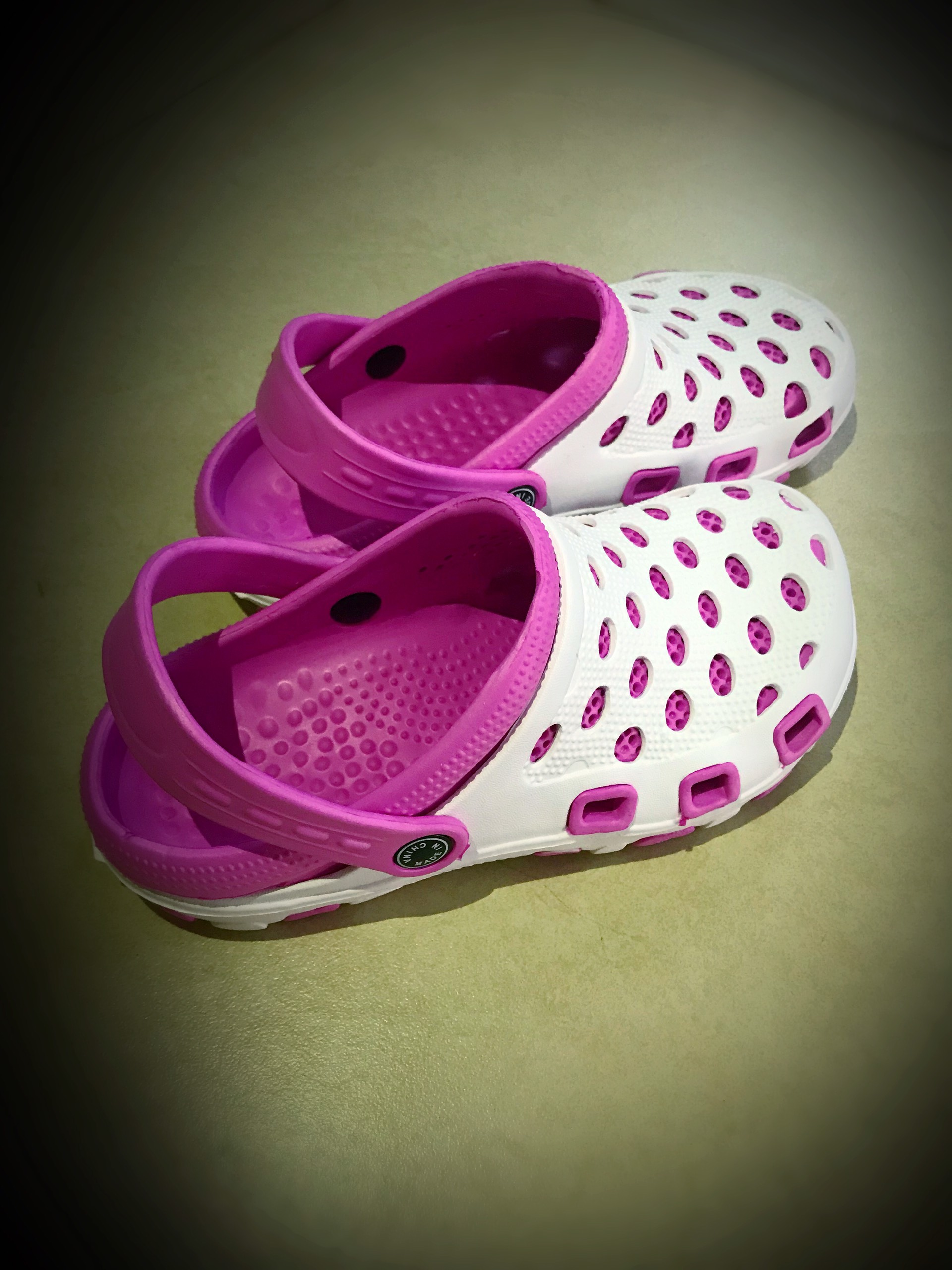 Dép sục Crocs Nam Nữ siêu nhẹ, không thấm nước