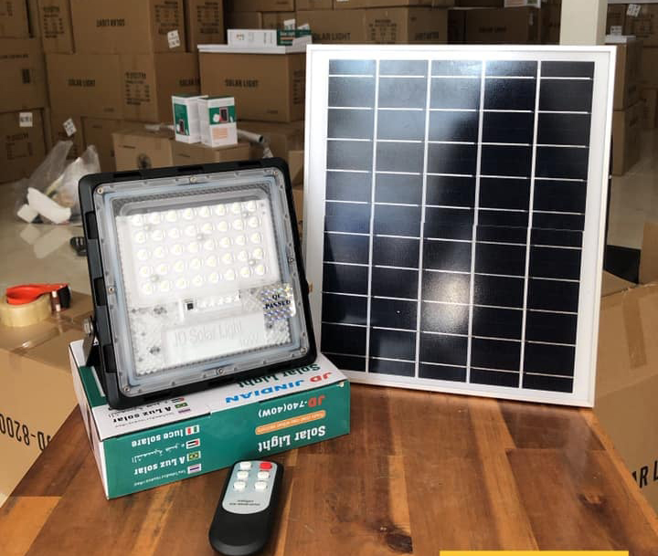 Đèn led siêu sáng năng lượng mặt trời 40w - JD740