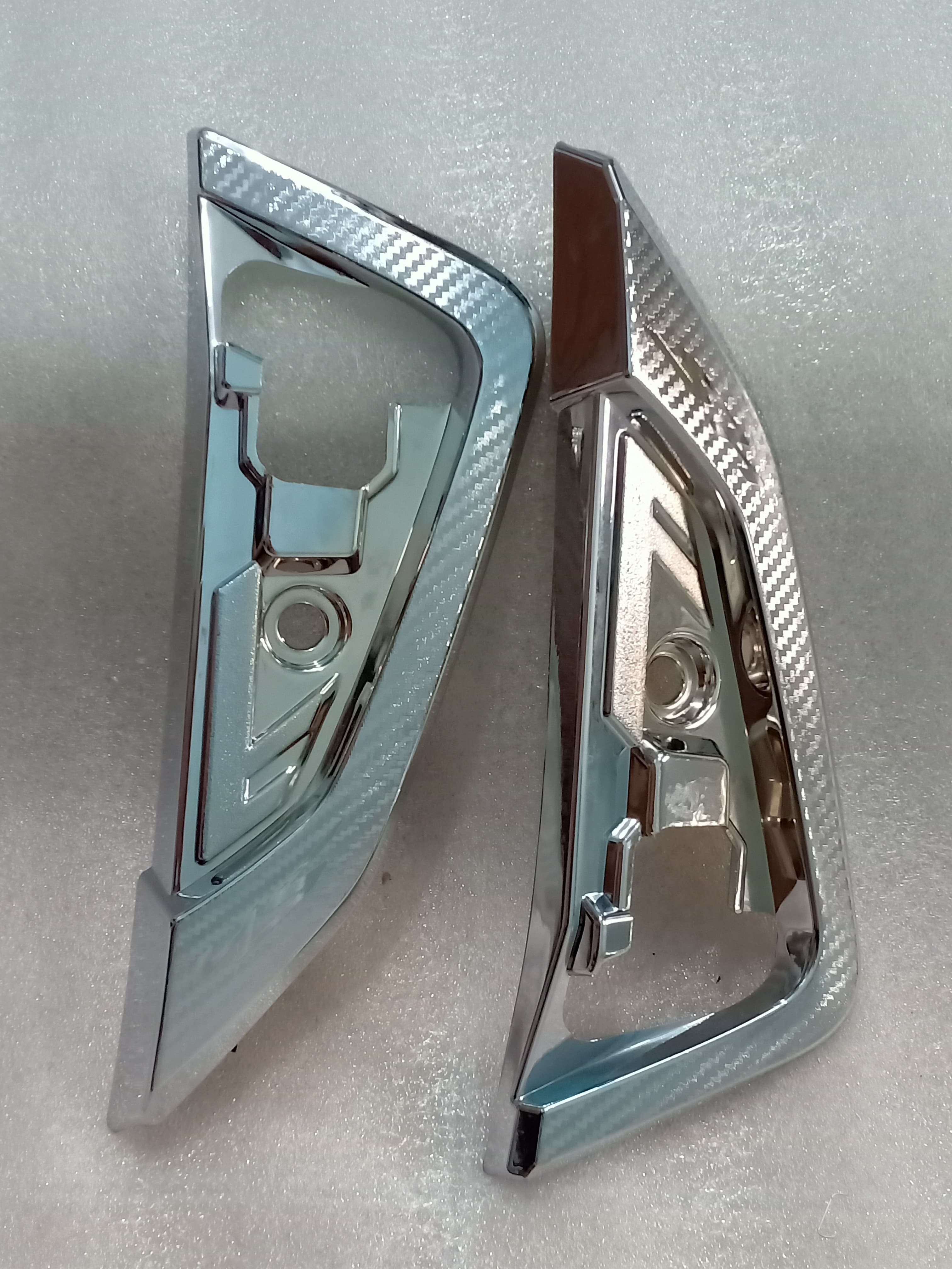 Ốp gác chân sh 2020 nhựa xi