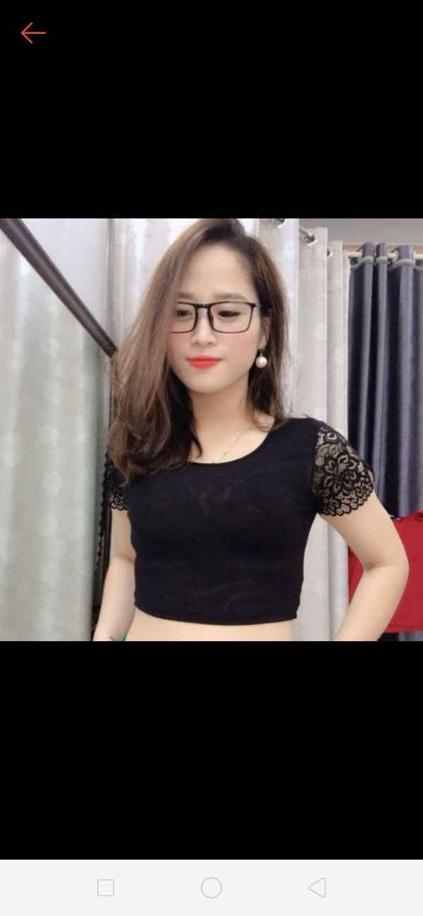 áo lưới mặc trong váy