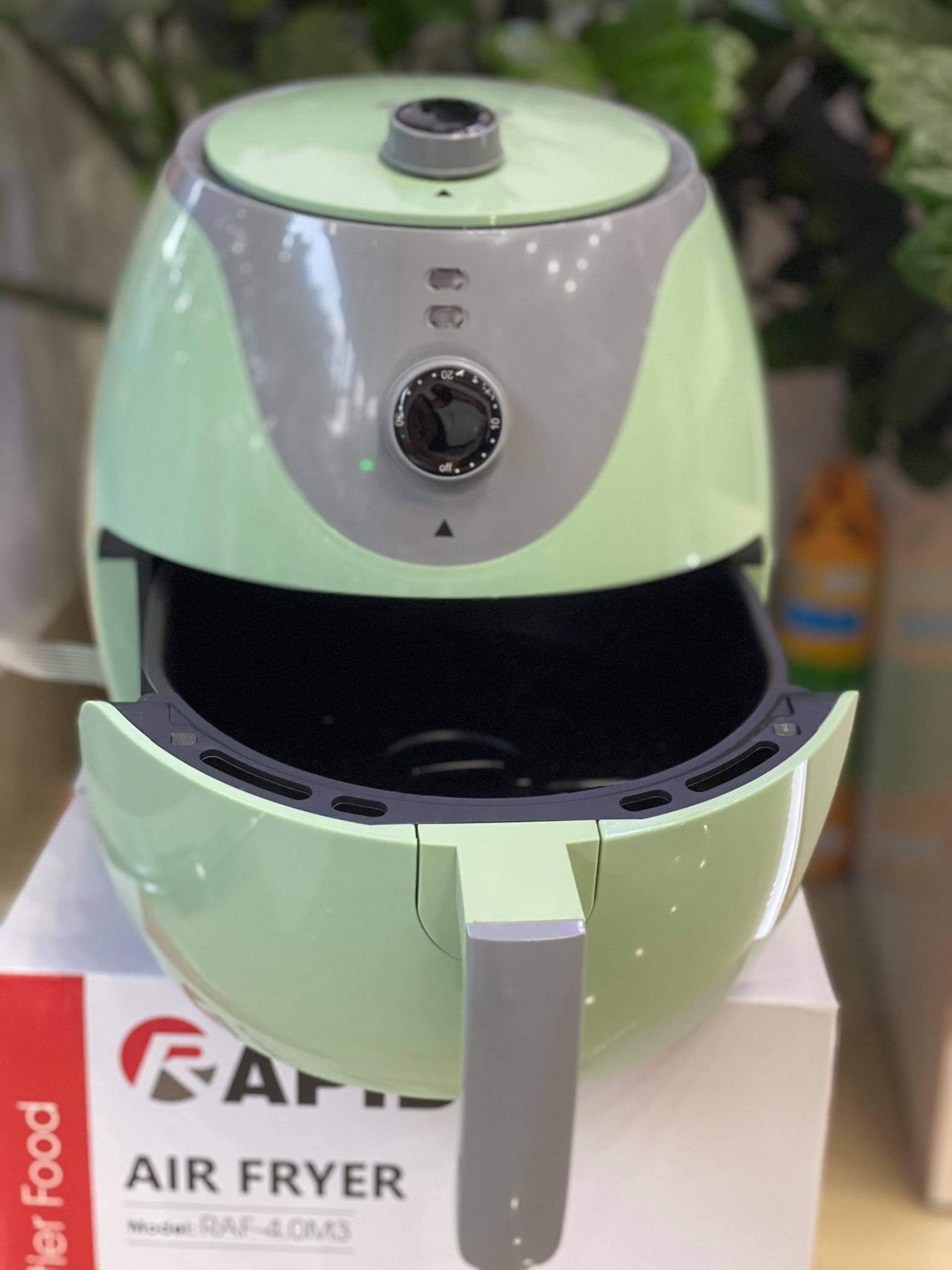 Tặng Khay Nướng Cao Cấp, Nồi Chiên Không Dầu Rapido RAF4.0M3 - 1200W (4L) - Hàng Chính Hãng, Bảo Hành 12 Tháng