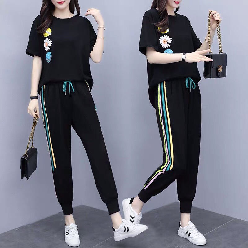 Sét bộ thể thao in hoa cúc mặt cười cá tính