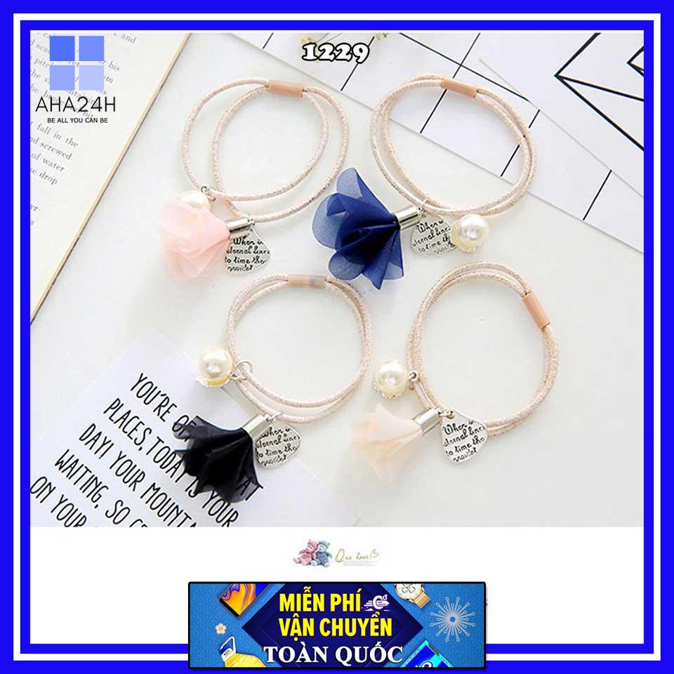 Dây cột tóc tròn cánh hoa mix ngọc trai nhân tạo sành điệu ah1229