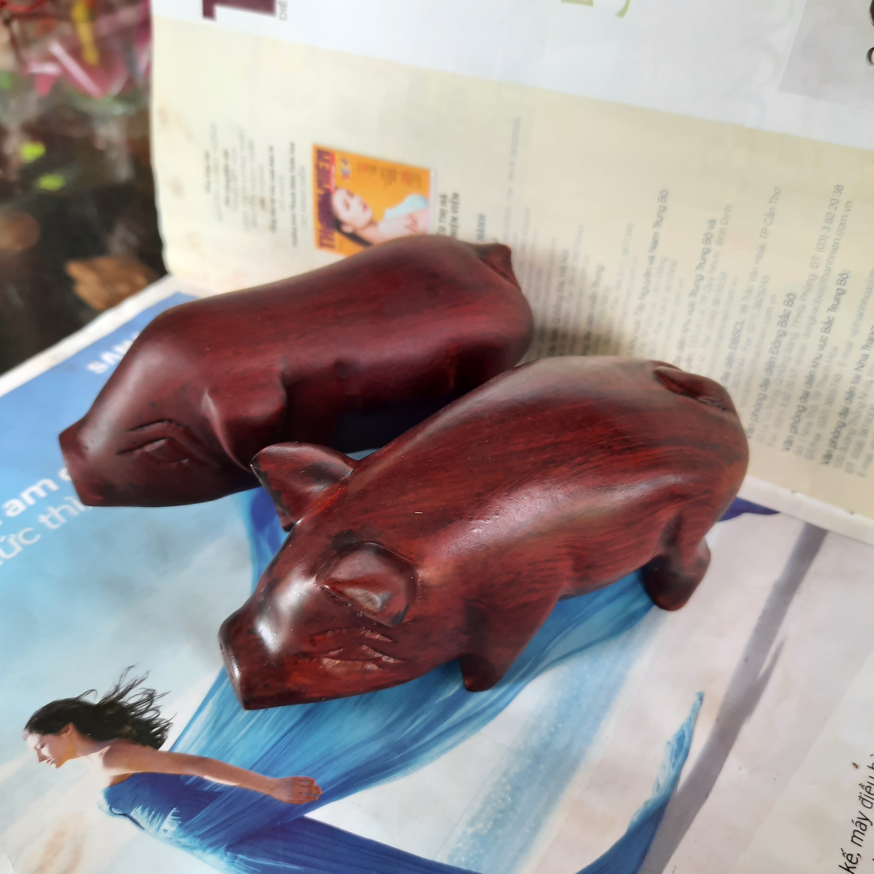 Bộ 2 Tượng Heo Bằng Gỗ Nguyên Khối - Nghệ Nhân Chế Tác - Size Nhỏ - Màu Đỏ