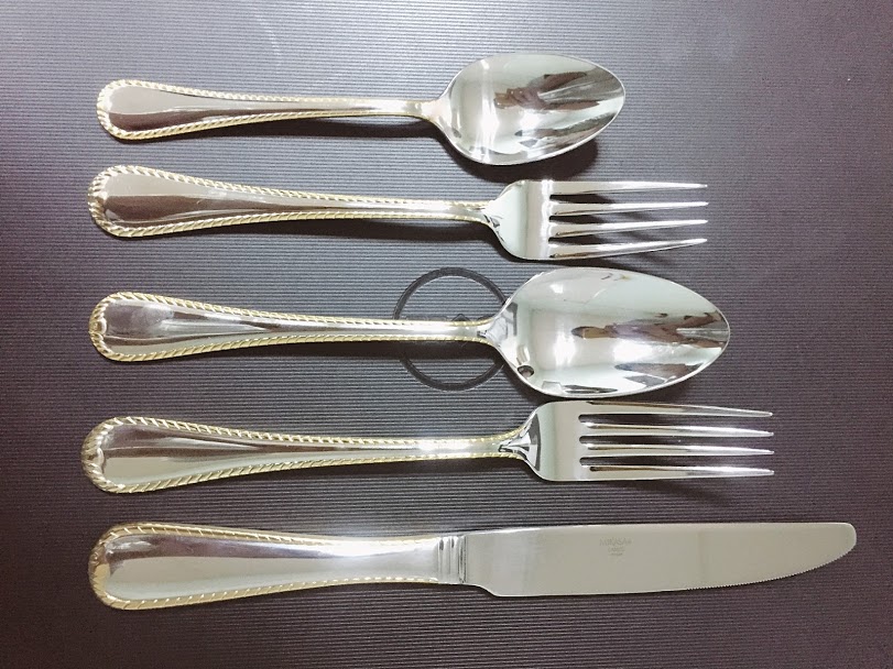 BỘ DAO MUỖNG NĨA CAO CẤP MIKASA 5 MÓN  ( USA ) VIỀN MẠ VÀNG