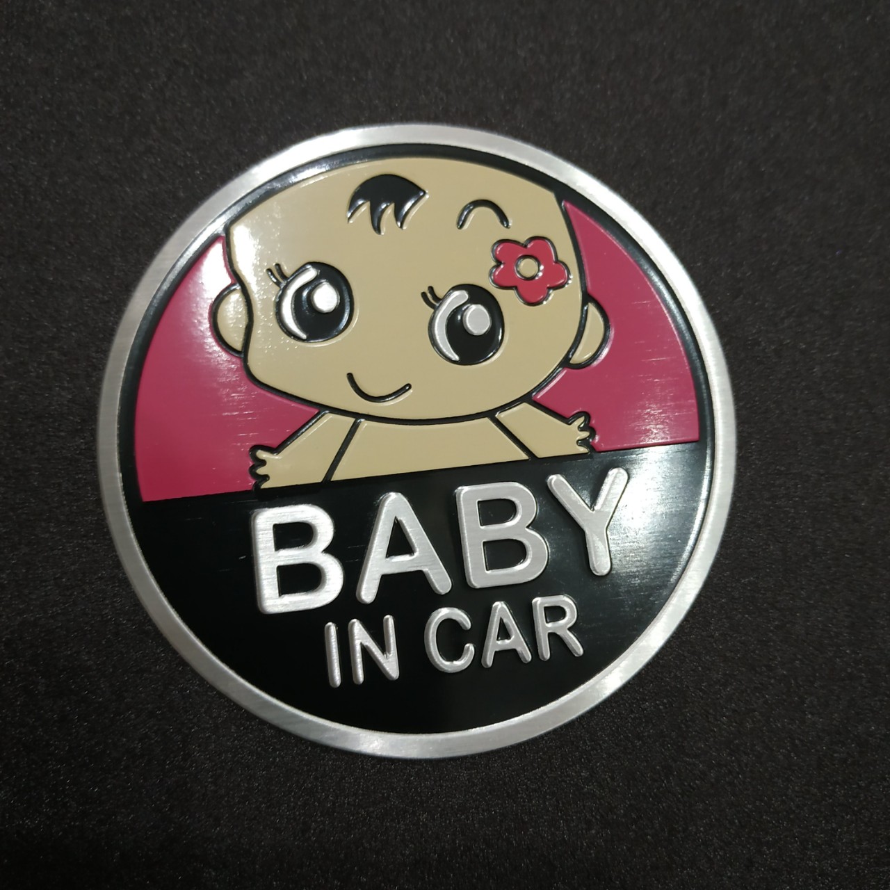 Tem nhôm Baby in car tròn 7.5cm màu Hồng