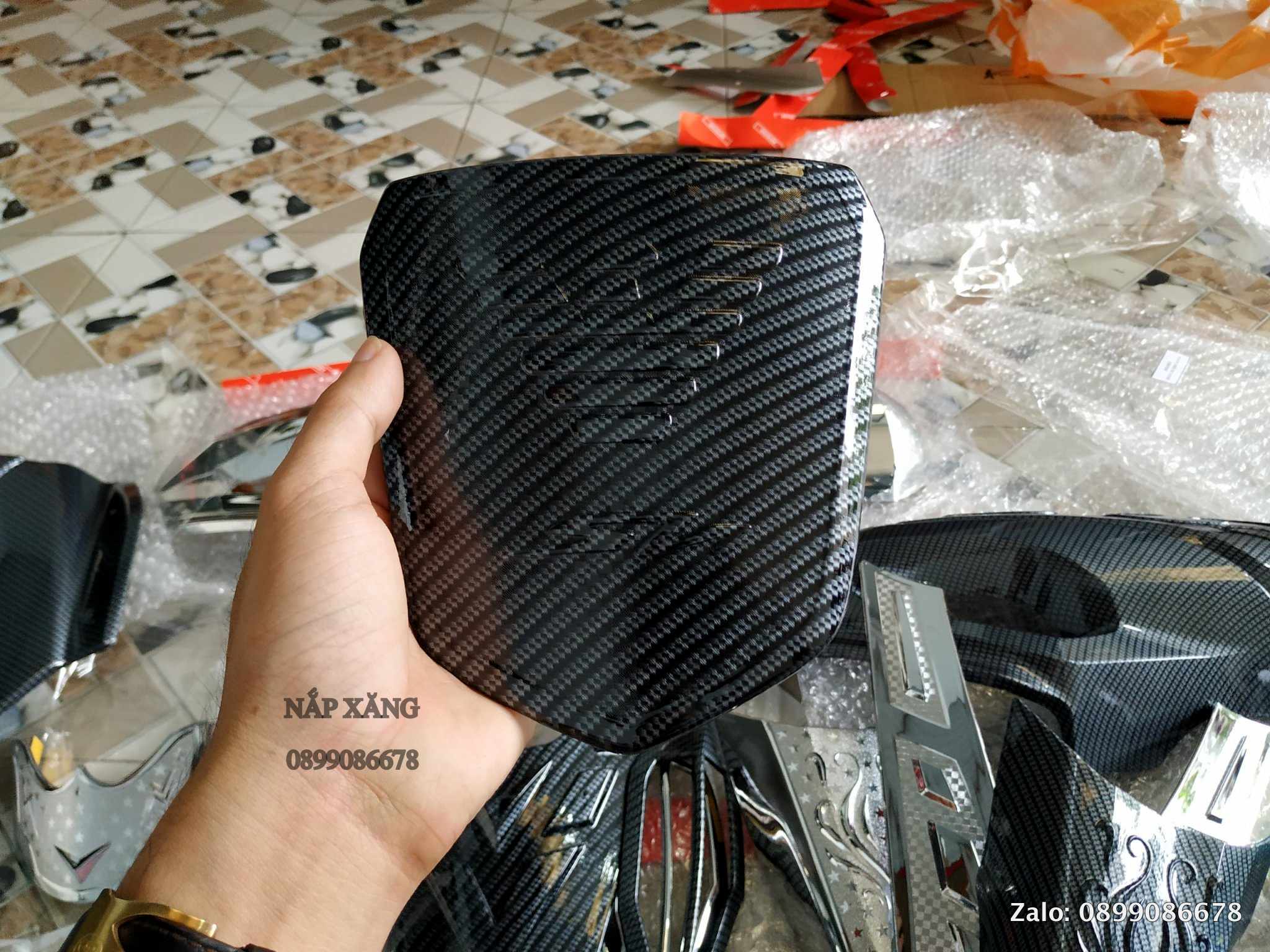 Ốp Nắp Xăng Xe SH 125i, 150i đời 2020, 2021, 2022 - Nhúng Carbon