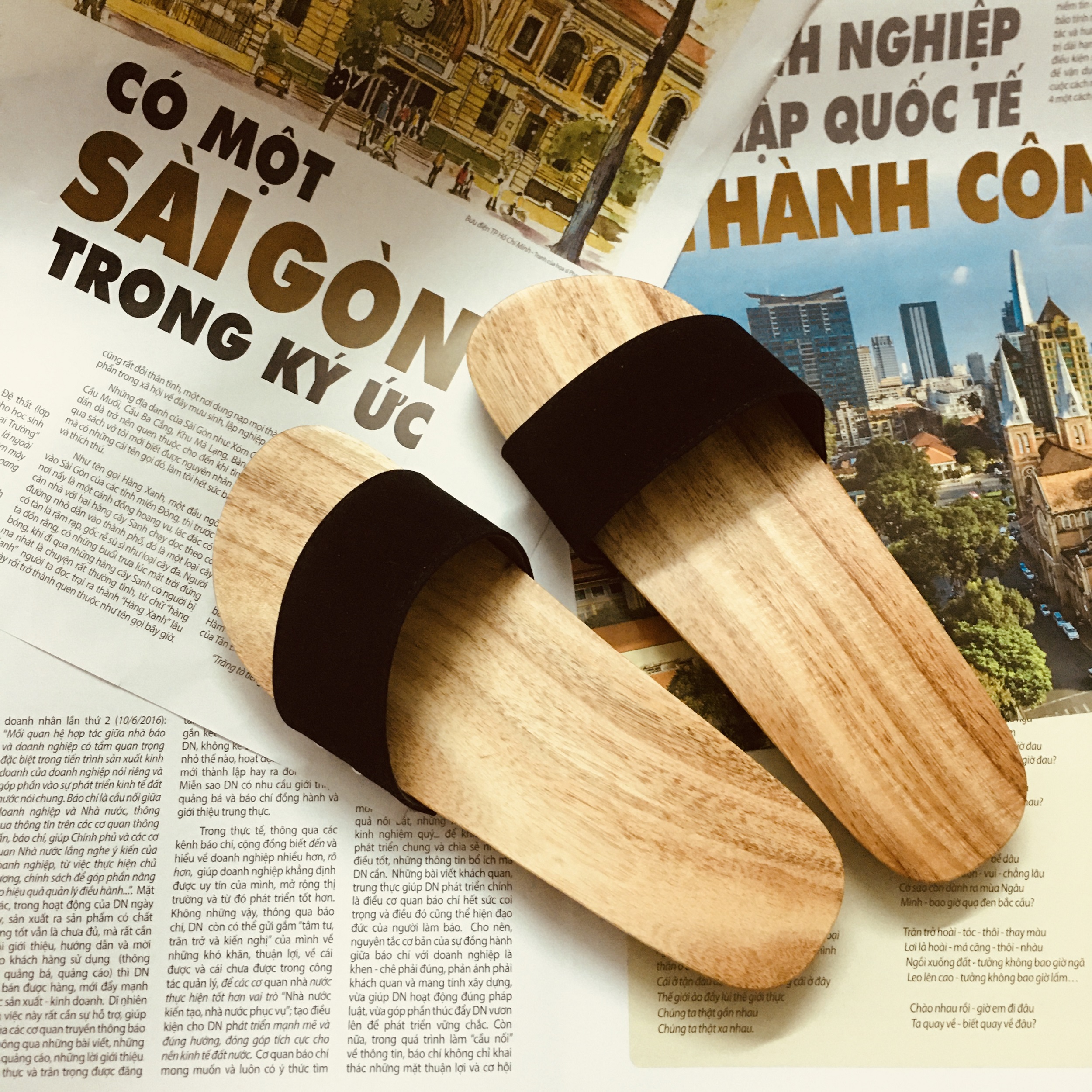 Guốc gỗ guốc mộc nam nữ sài gòn quai đen đế đóng cao su 2 lớp