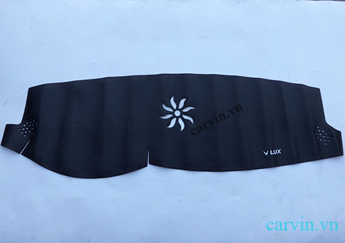 Thảm taplo da vân cacbon xe Vinfast Lux SA2.0 2015-2019 | Thảm taplo xe Vinfast Lux 7 chỗ cao cấp