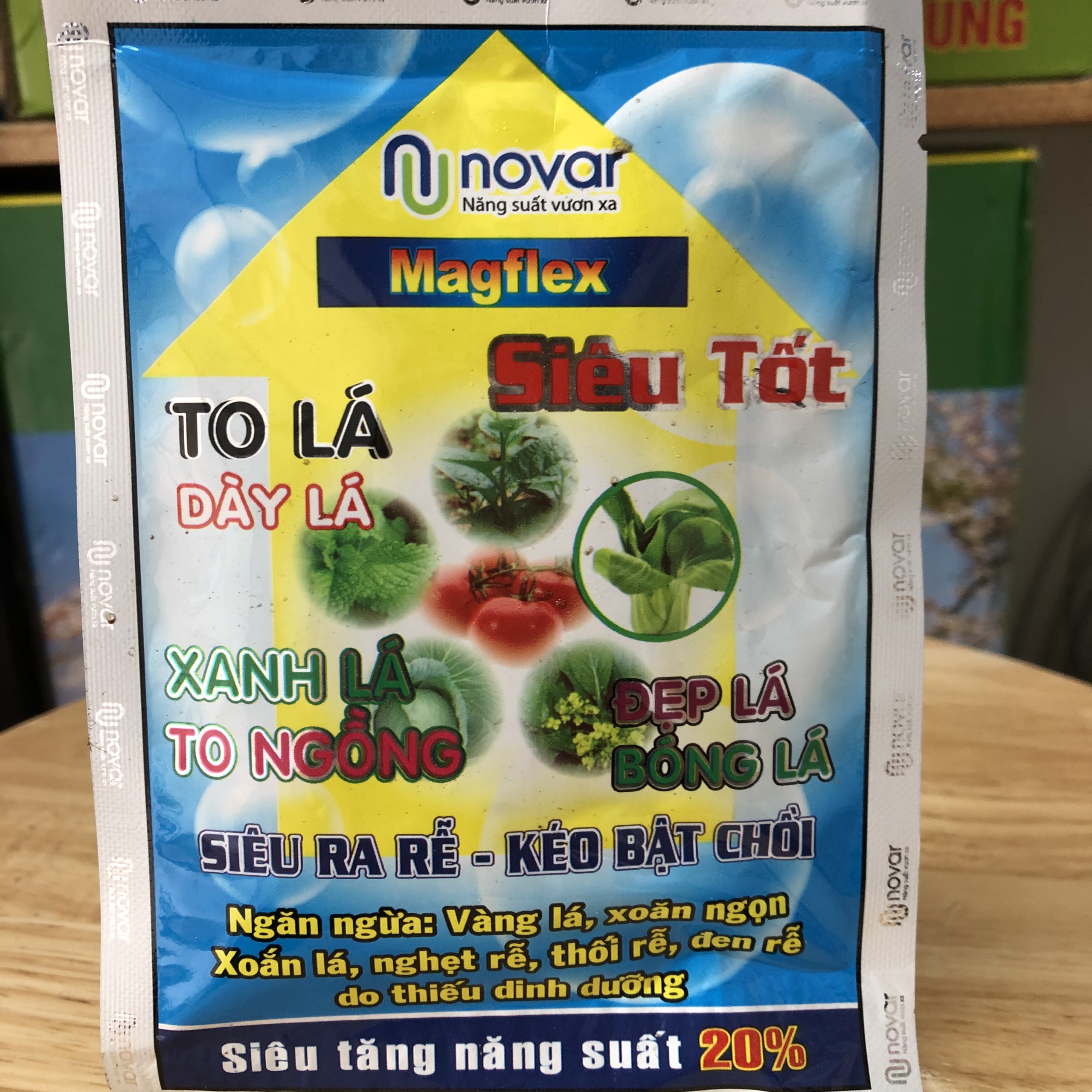 Phân bón to lá Novar; phân bón ra rễ Novar; Phân bón dày lá Novar; Phân bón kéo bật chồi Novar; Phân bón xanh lá, ngăn ngừa vàng lá Nova 50g