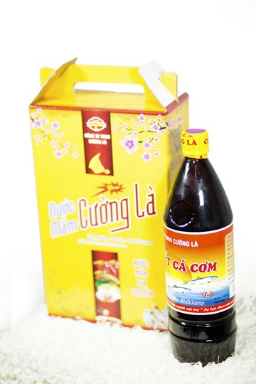 Nước Mắm Cường Là - Cốt cá cơm 1L 30 độ N - Chai 1 Lít Nút Tím