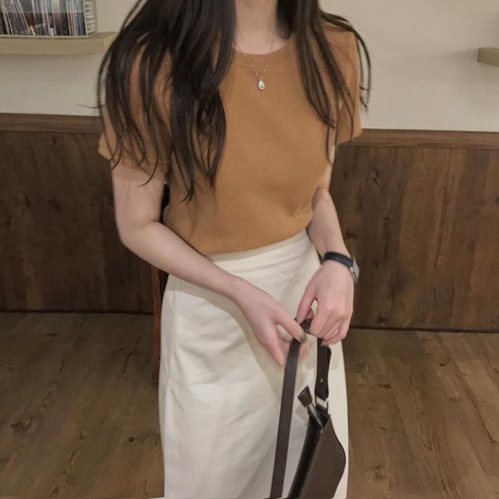 Áo thun nữ cổ tròn