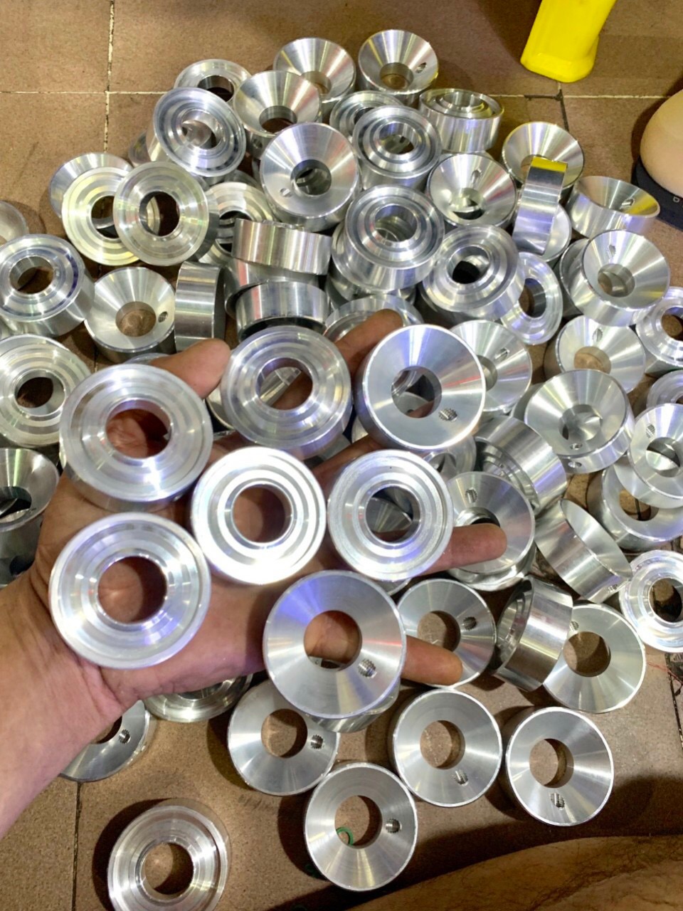 Tiêu nhôm giảm âm gắn mọi pô kích thước ngoài , trong 21-22mm