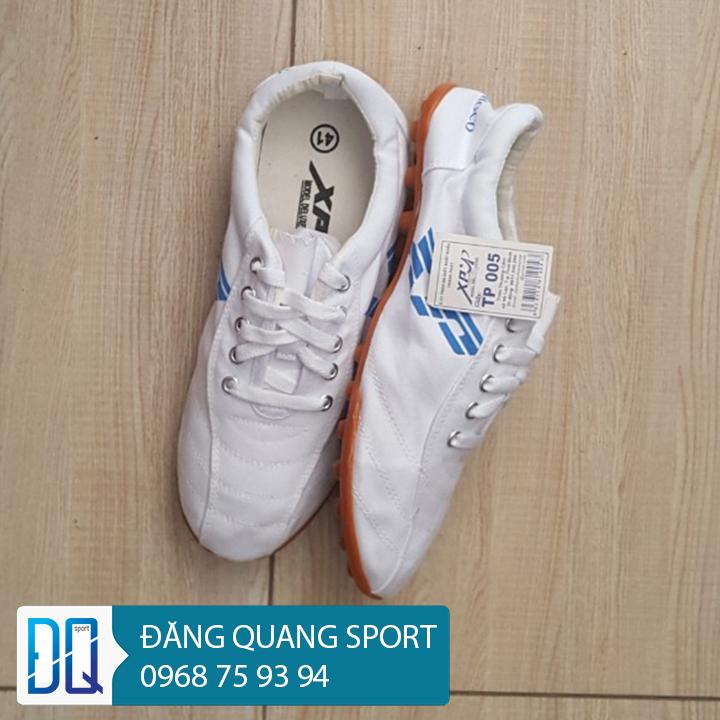 GIÀY ĐINH VẢI ĐÁ BÓNG  THÀNH PHÁT