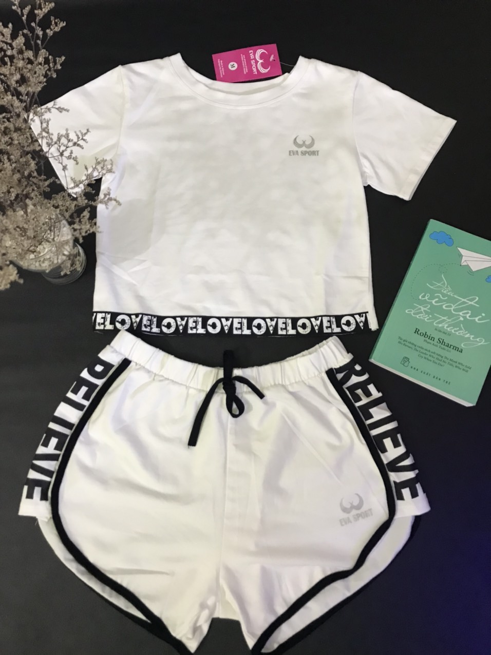 Set đồ tập nữ thể thao cao cấp short love màu trắng