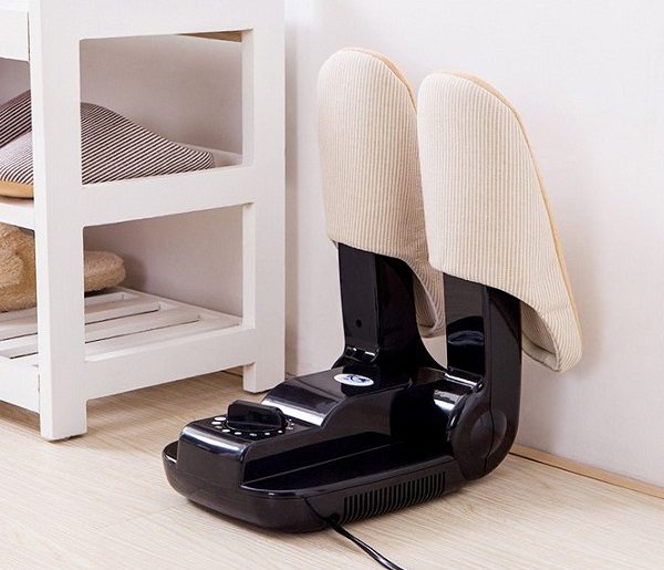 Máy sấy giầy khử mùi  cao cấp, giải pháp hiệu quả cho giầy của bạn vào mùa mưa