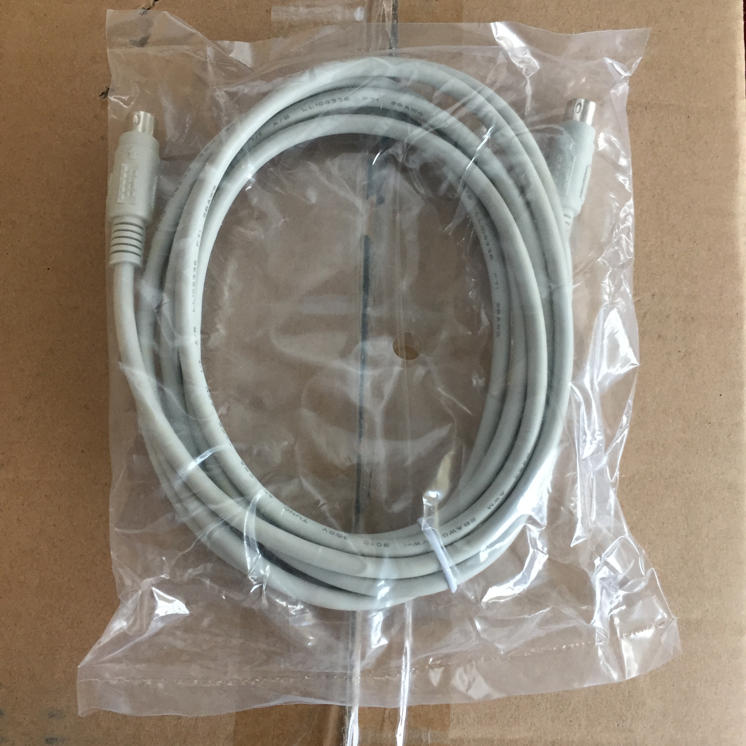 [HCM]Cáp điều khiển PLC FX-20P-CAB0 Mini Din 8 pin Male to Mini Din 8 pin M - FX-20P-CAB0