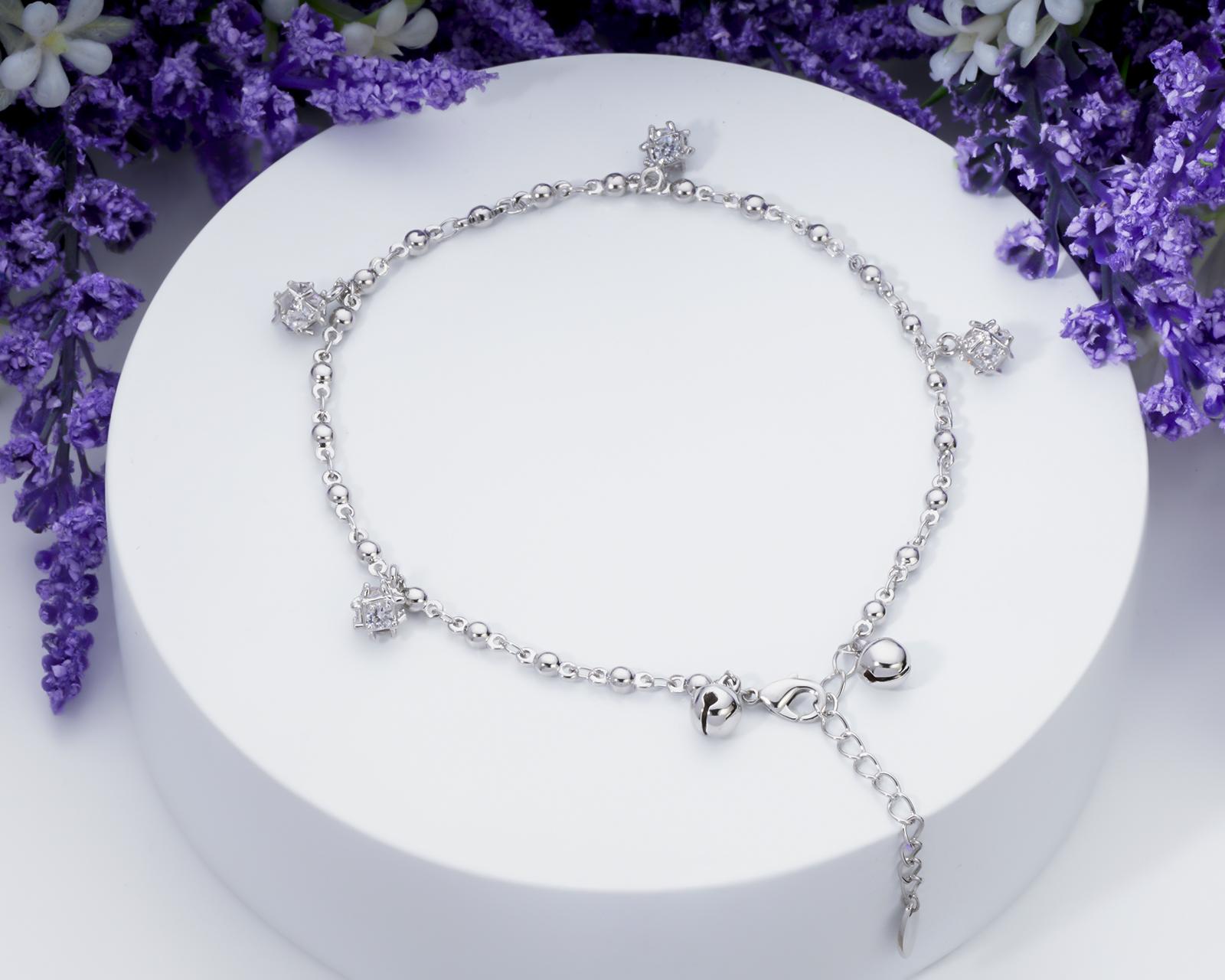 Lắc chân nữ mạ vàng 18K cao cấp Free&Easy ,cho độ sáng lấp lánh cao cam kết không đen, không bay màu, đeo cực sang chảnh, thích hợp đi tiệc, mua làm quà tặng, lac chan vang 18K, lắc chân nữU.lacchan06