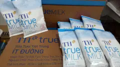 [HCM]Combo 10 bịch Sữa tươi tiệt trùng Ít đường TH True milk (bịch) 220ml –  10 bịch