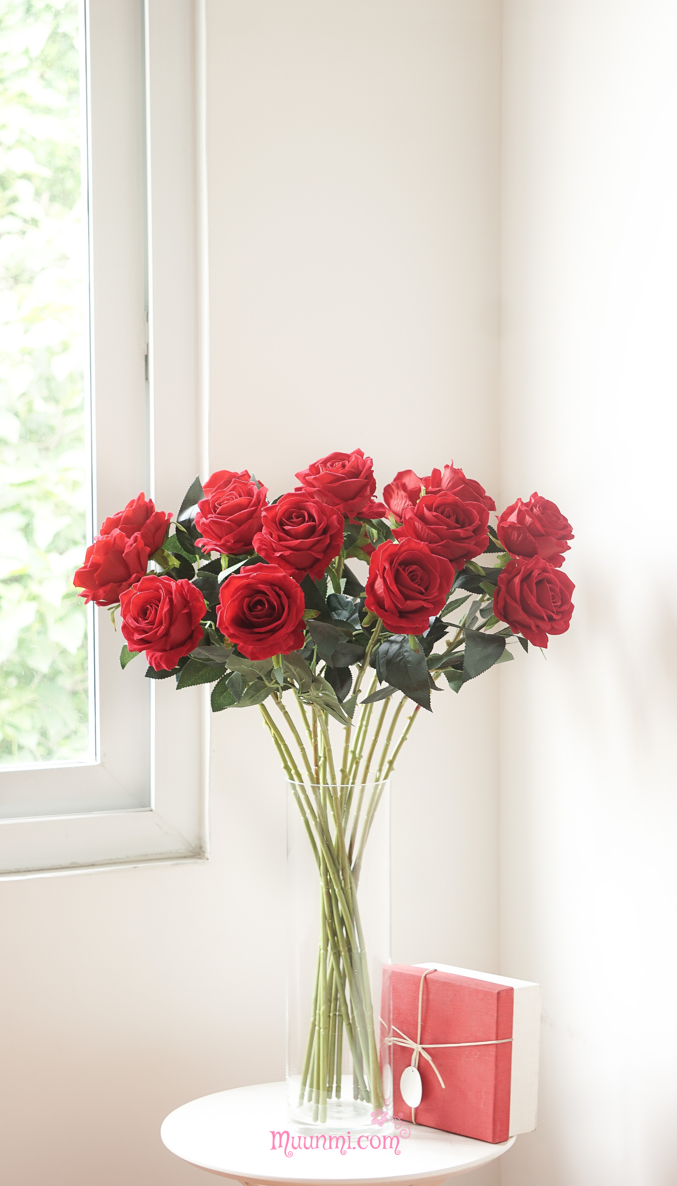 Hoa lụa 🌸  | Hoa Hồng Nhung Đỏ cho không gian đẹp nổi bật quyến rũ