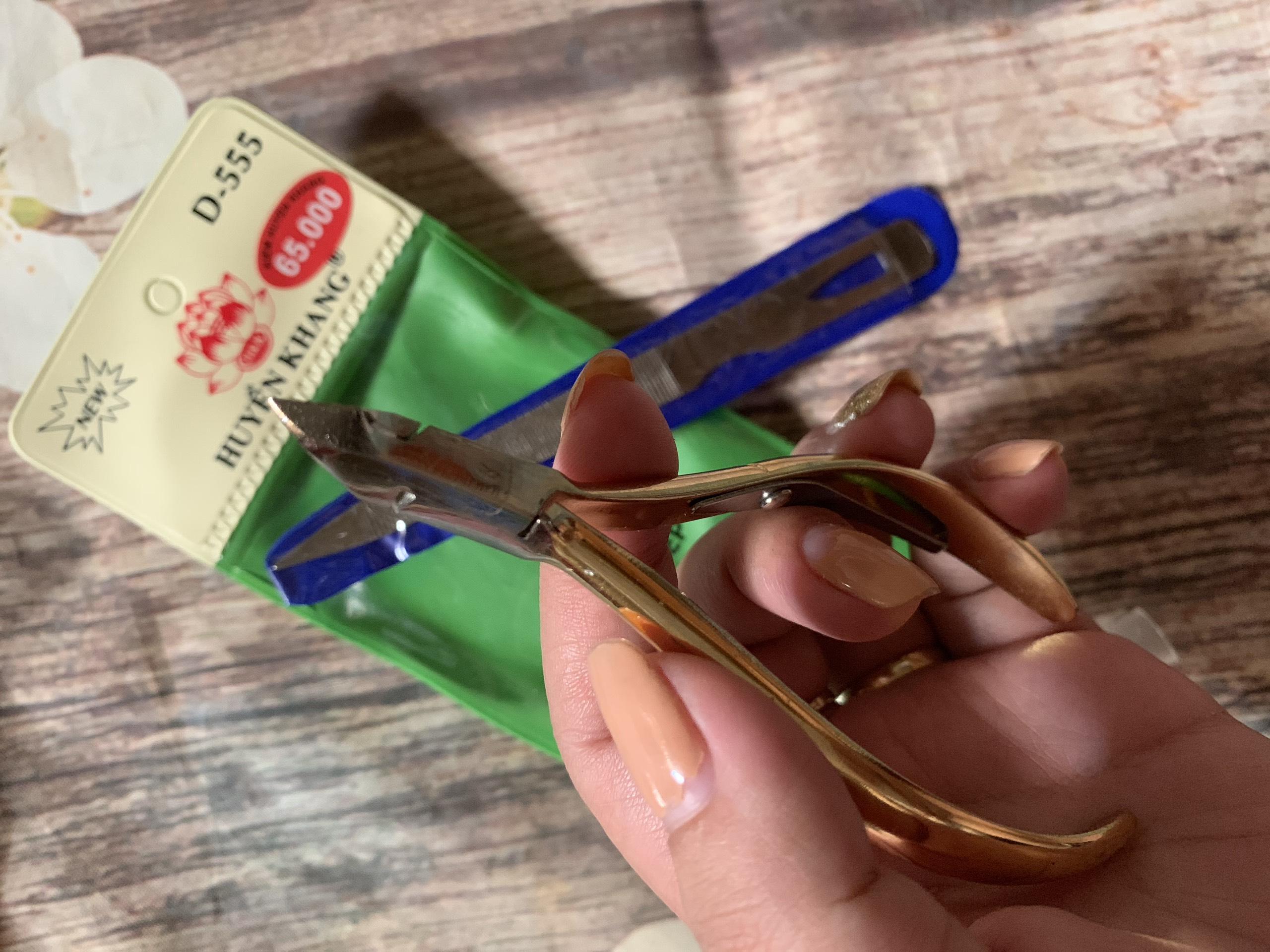 Km mua 1 tặng 1 kềm cắt móng, cắt da tahaki shop