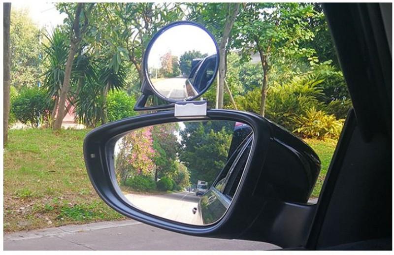Gương cầu lồi xoay 360 gắn trên gương chiếu hậu màu đen bên trái