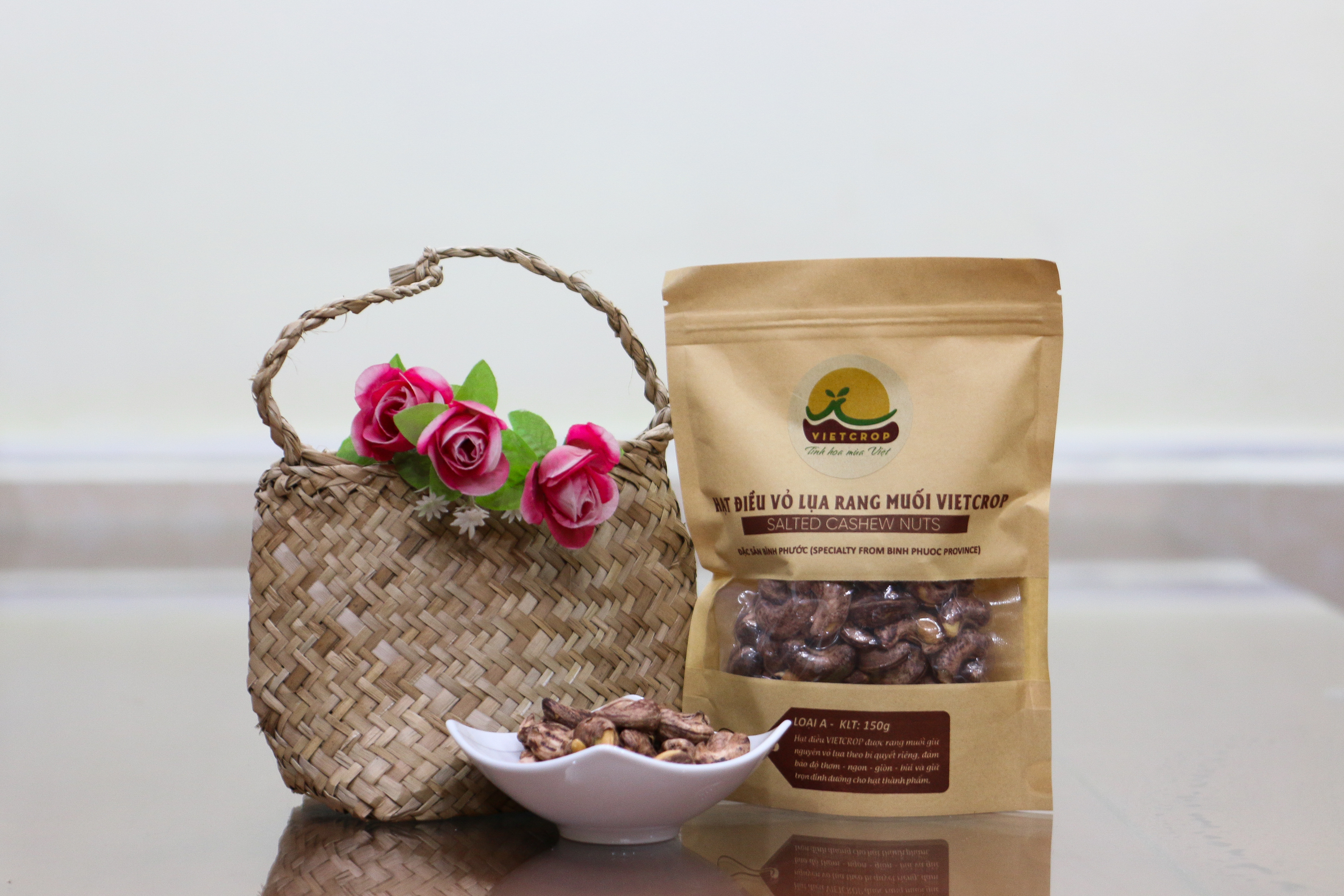 Hạt điều vỏ lụa rang muối vietcrop - túi kraft zip 150g