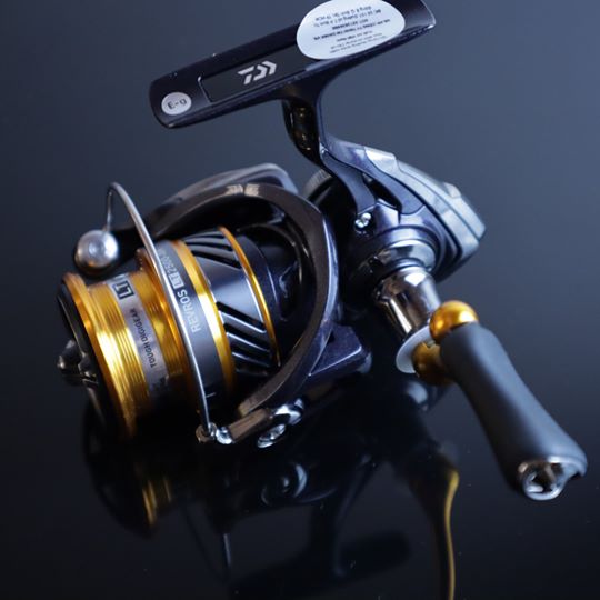 MÁY ĐỨNG CÂU LURE DAIWA REVROS LT