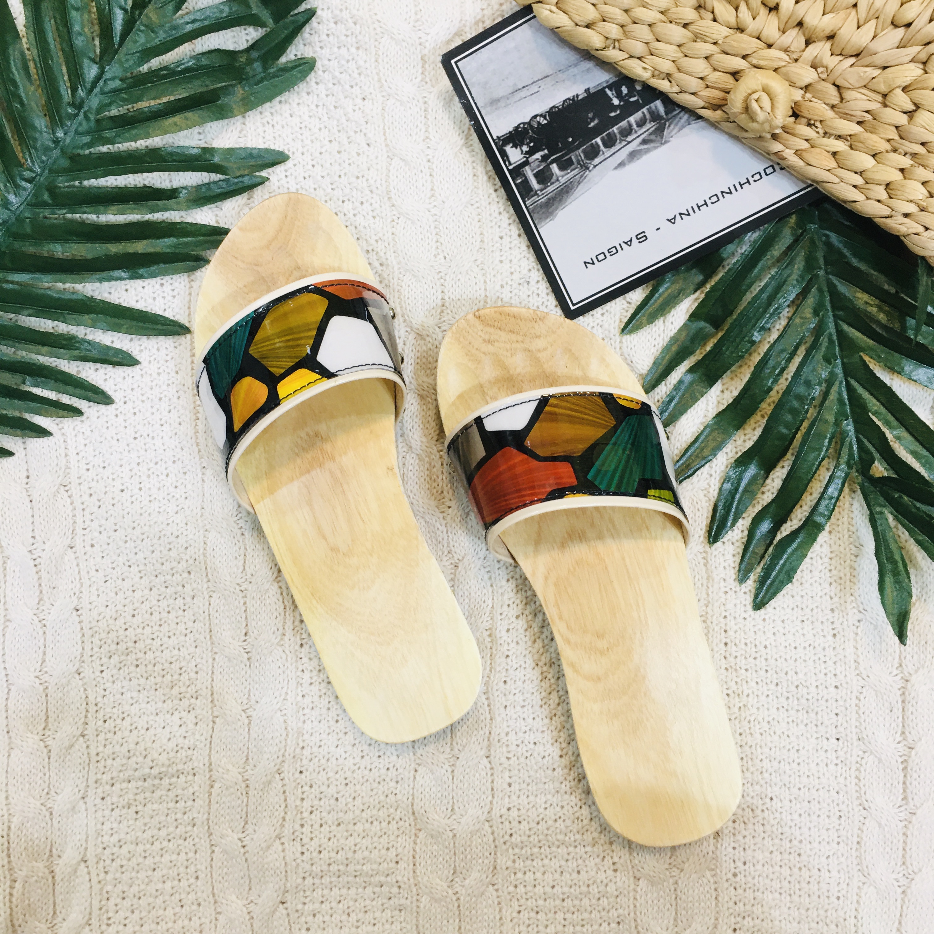 GUỐC GỖ NỮ QUAI VÂN ĐÁ