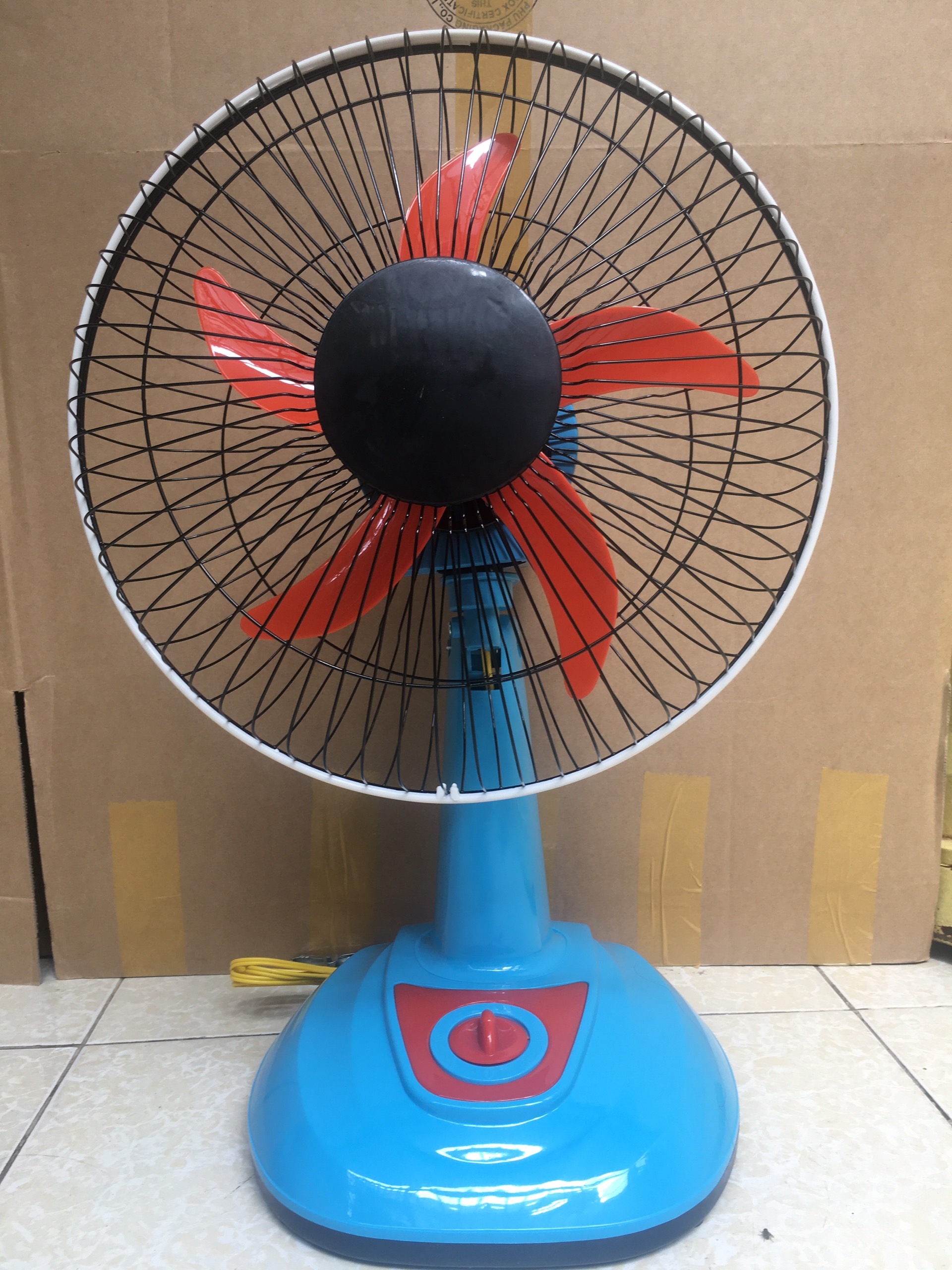 [HCM]quạt bàn 12v 5 kẹp bình ác quy