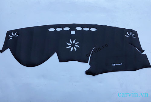 Thảm taplo da vân cacbon xe Santafe 2019-2020 | Thảm taplo xe Hyundai Santafe cao cấp