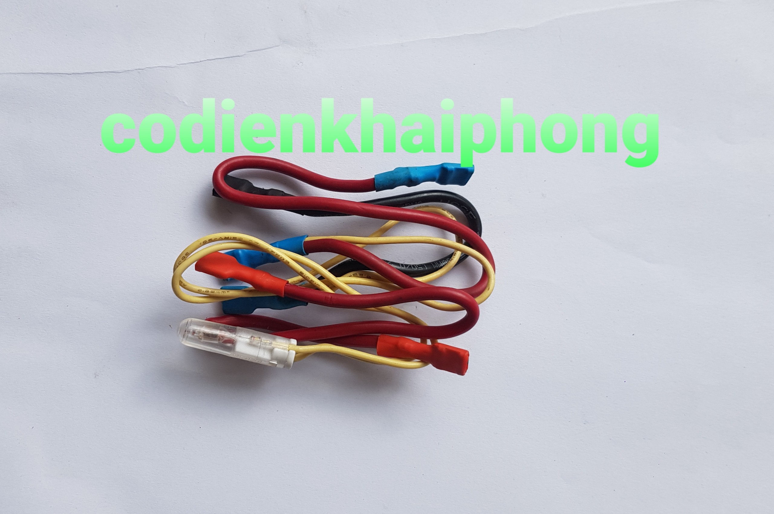 Bộ dây rắc cắm kèm đèn báo Bình nước nóng Ferroli 50L