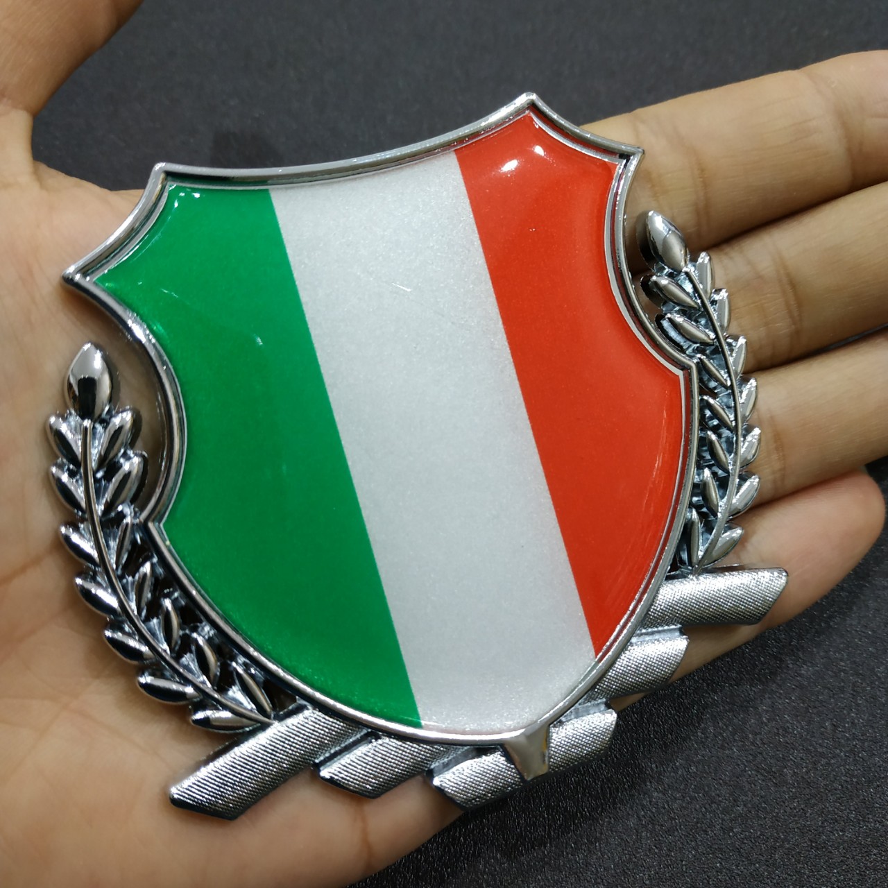 Logo bông lúa hợp kim kẽm 8x8.5cm hình cờ Ý Italy viền Bạc