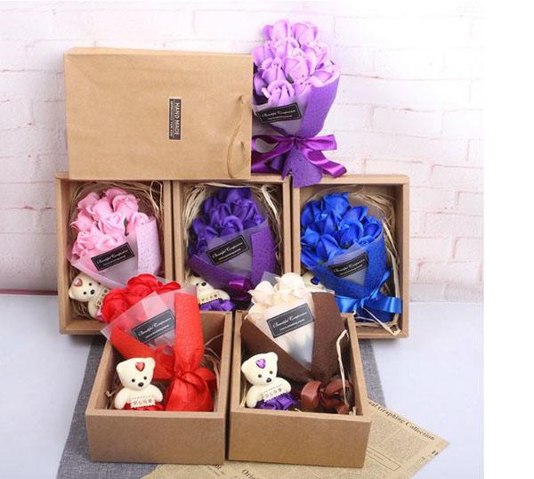 Hoa hồng sáp 11 bông kèm gấu hộp Hand Made