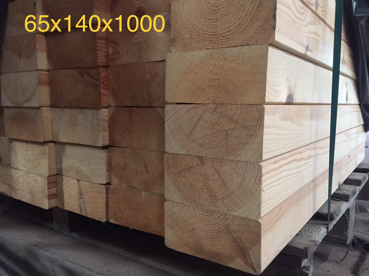 Gỗ thông dày 6,5cm x rộng 14cm x dài 1m
