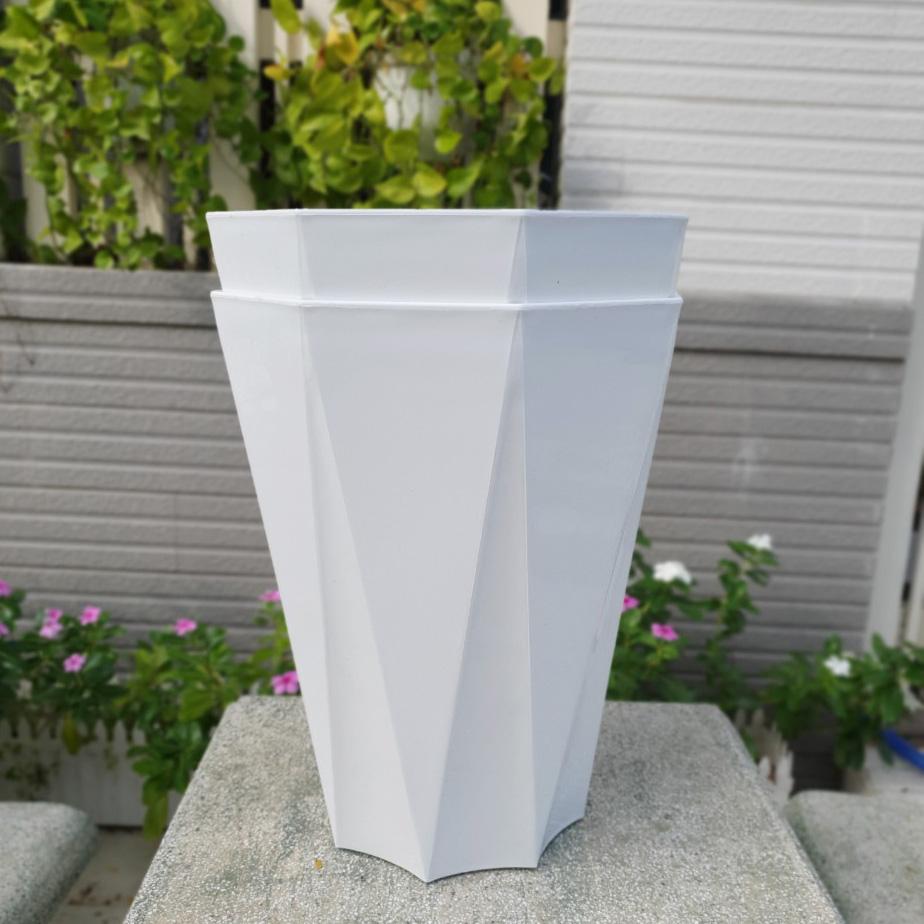 Bộ 2 Chậu Nhựa Trồng Hoa Tám Cạnh Giả Sứ lớn trắng (33X40X22cm). Bền Chắc, Thiết Kế Trang Nhã, Thích Hợp Trồng Cây Cảnh, Hoa Kiểng, Cây Ăn Trái - Hàng VNXK (Loại 1)