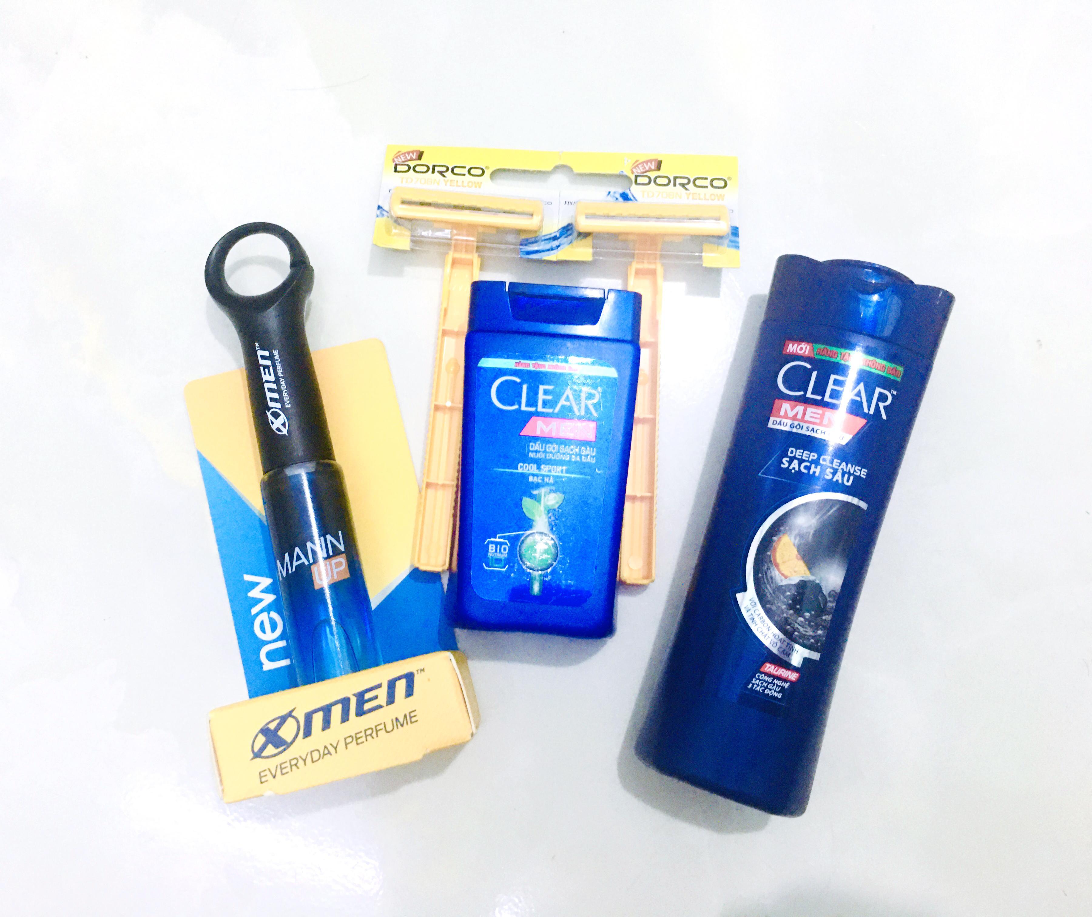 [HCM]Trọn bộ 8 món bao gồm: 1chai dầu gội clear men 70ml/chai + 1chai nước hoa Xmen Mann Up 22ml/chai + 1chai gội clear men 50ml/chai + 2dao cạo râu 2 lưỡi Dorco + Tặng 3 gói giấy thấm dầu 150 tờ