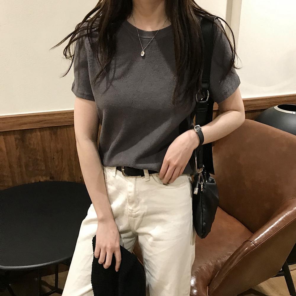 Áo thun nữ cổ tròn