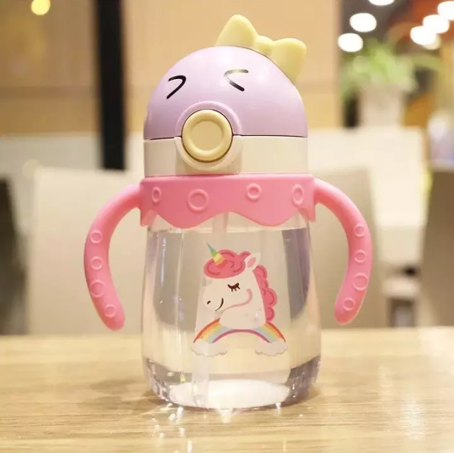 Bình Nước Cho Bé Tay Cầm Kèm Quai Đeo 2in1 Tiện Dụng