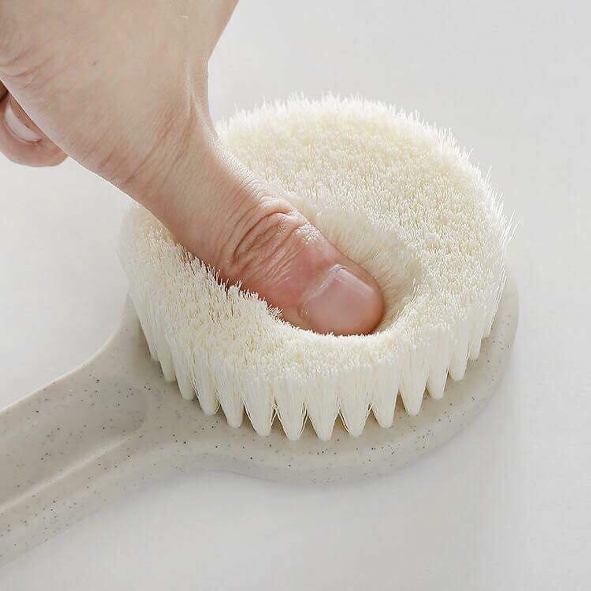 Cây bàn chải cọ lưng, chà lưng Muji Nhật Bản loại có hộp