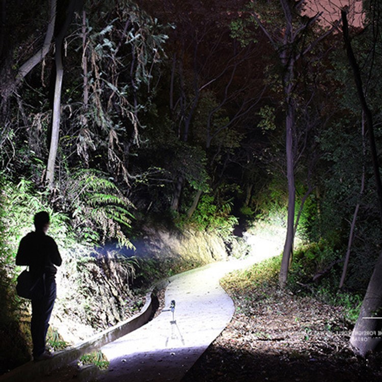 Đèn pin cầm tay 3 PHA 3 Bóng Led SIÊU SÁNG Xoay 360 Độ + Pin sạc 18650 cao cấp 6800mAh, Đèn led siêu sáng 3 bóng CHỐNG NƯỚC