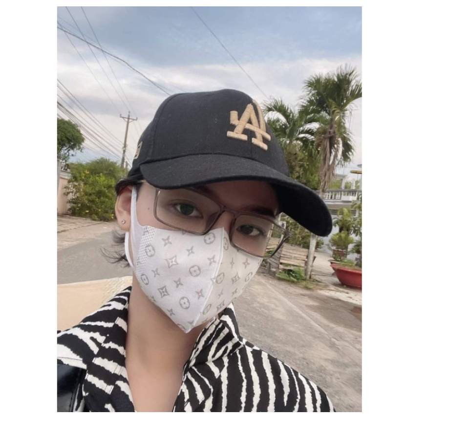 Hộp khẩu trang 3D MASK họa tiết Louis Vuitton - CHANEL