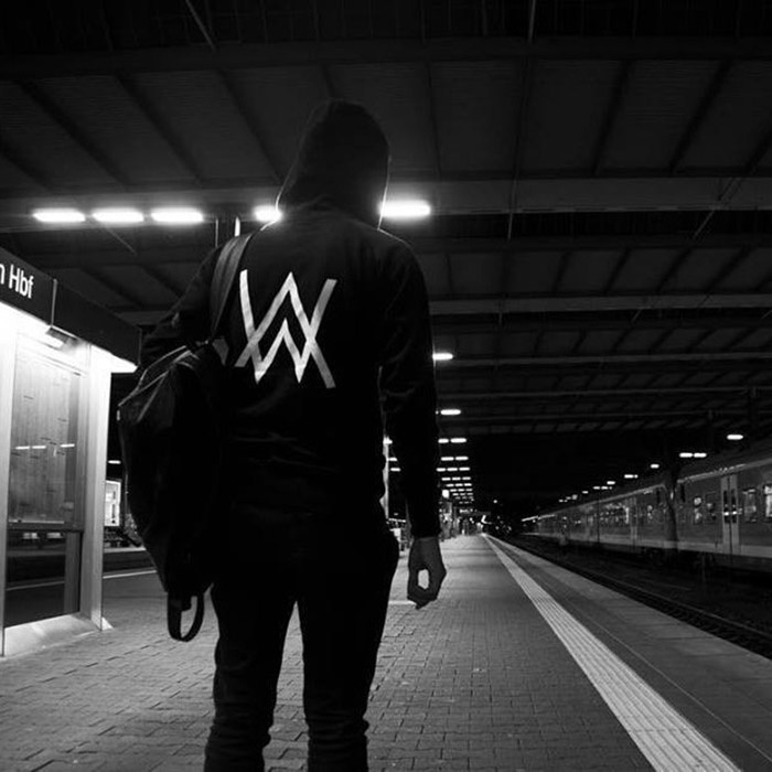 Áo khoác nam Alan Walker 