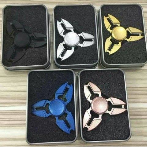 CON QUAY 3 CÁNH ĐỒNG 4