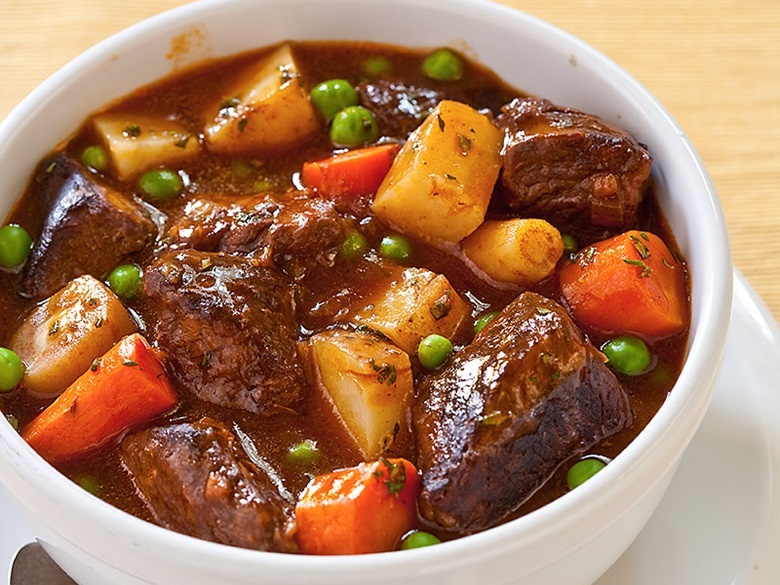 Làm nóng bò hầm với chức năng hâm nóng cảm biến của lò vi sóng Sharp Làm nóng bò hầm với chức năng hâm nóng cảm biến của lò vi sóng Sharp